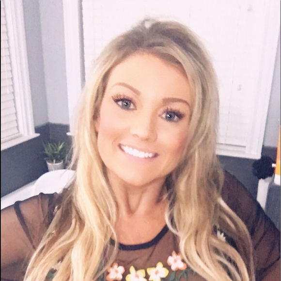 Meet your Posher, Jami - Picture 1 of 1